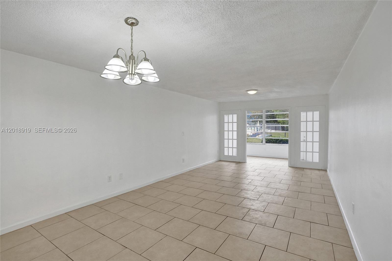 Ver detalles B112 1 / 2 898 sq. ft. $ 2026-05-14 0 foto