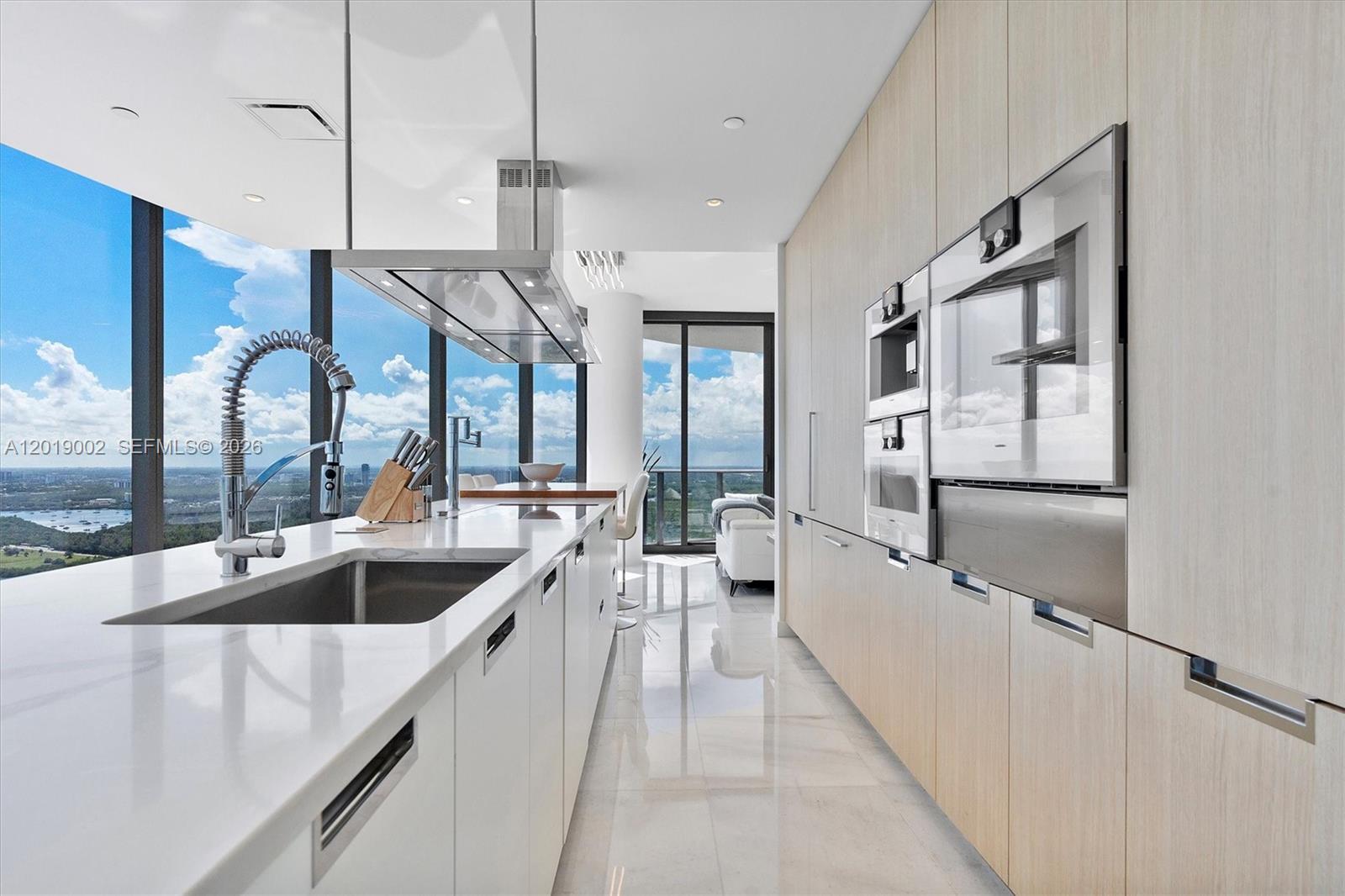 3605 4 / 6 3204 sq. ft. $ 2026-05-14 0 Photo