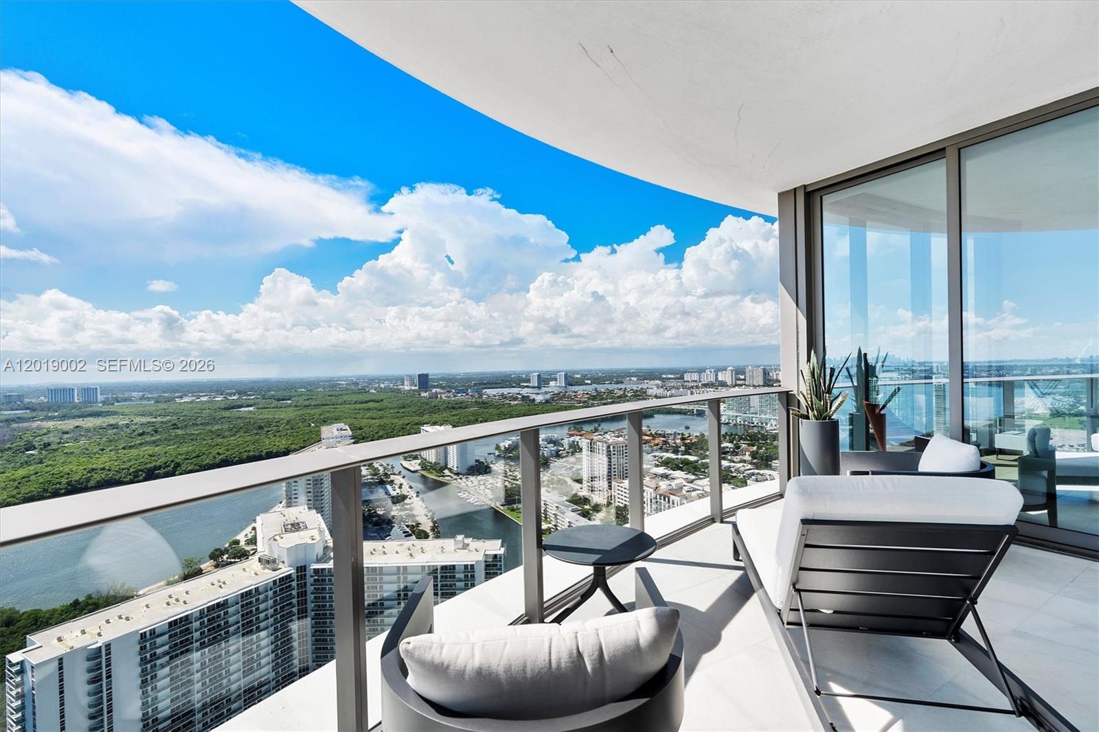 3605 4 / 6 3204 sq. ft. $ 2026-05-14 0 Photo