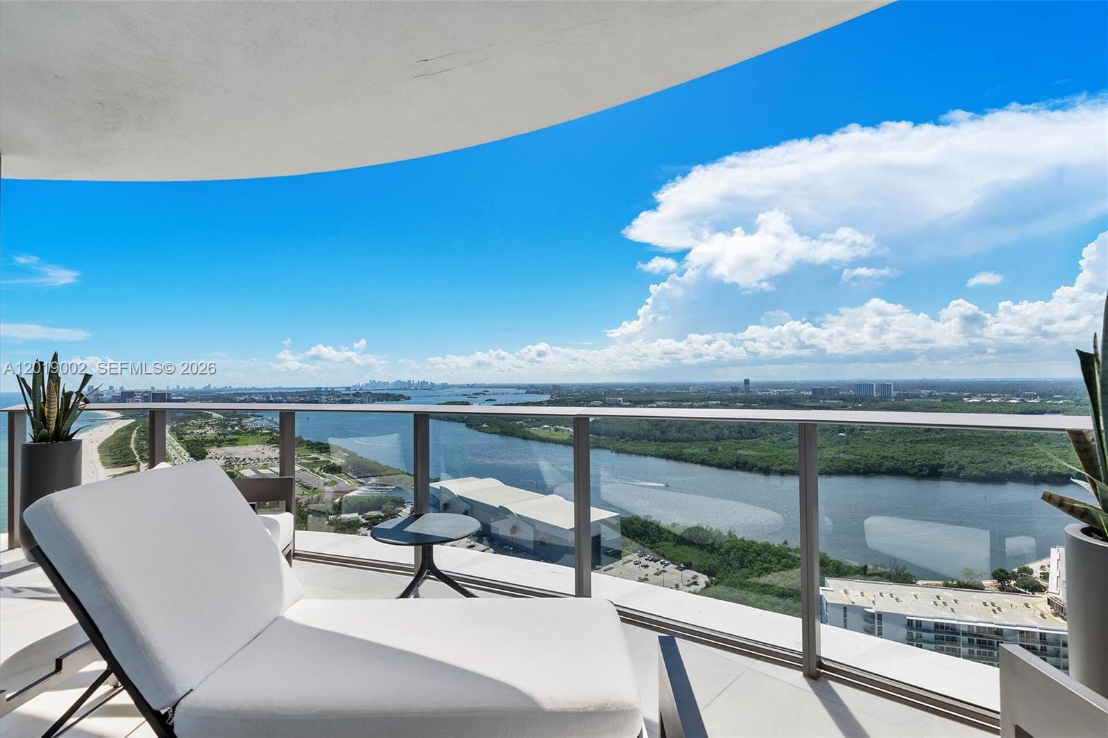3605 4 / 6 3204 sq. ft. $ 2026-05-14 0 Photo