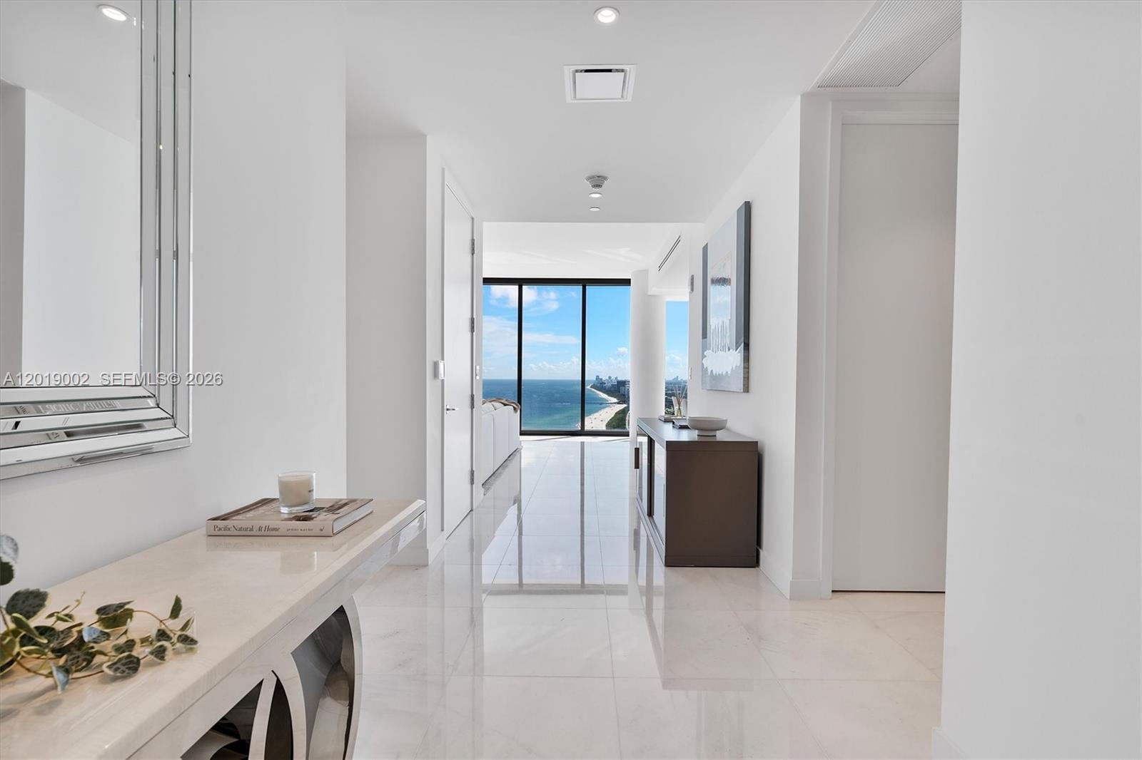 3605 4 / 6 3204 sq. ft. $ 2026-05-14 0 Photo