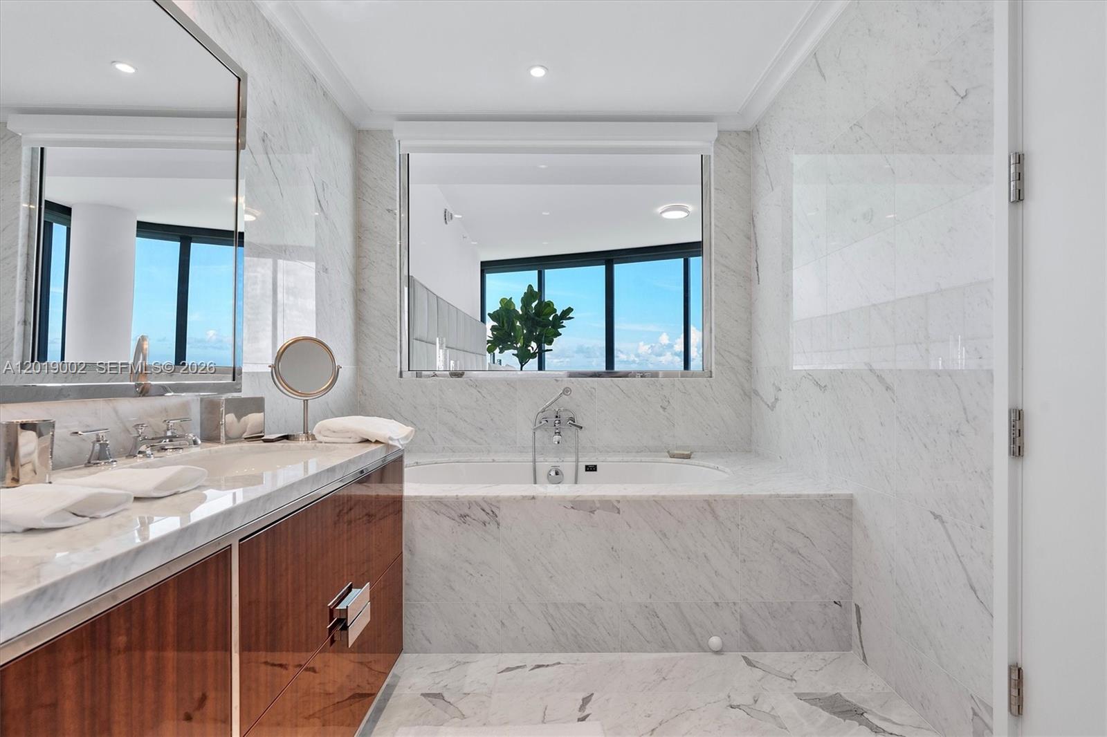 3605 4 / 6 3204 sq. ft. $ 2026-05-14 0 Photo