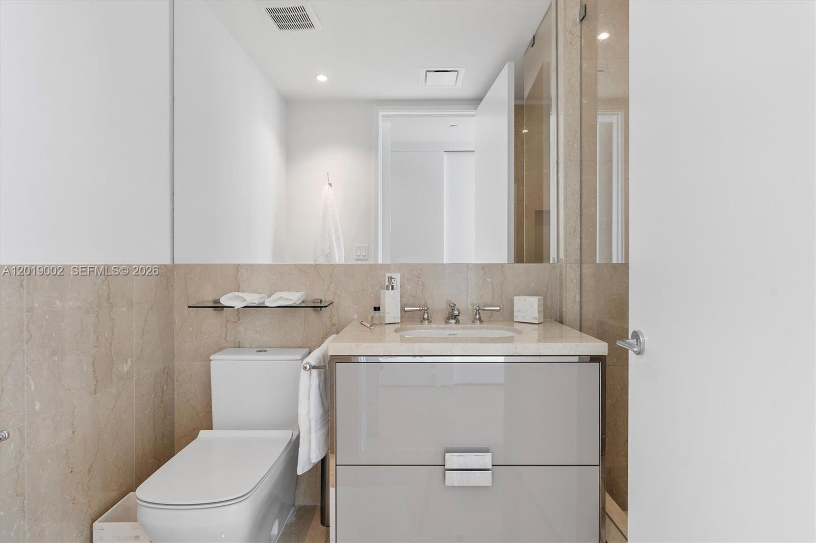 3605 4 / 6 3204 sq. ft. $ 2026-05-14 0 Photo