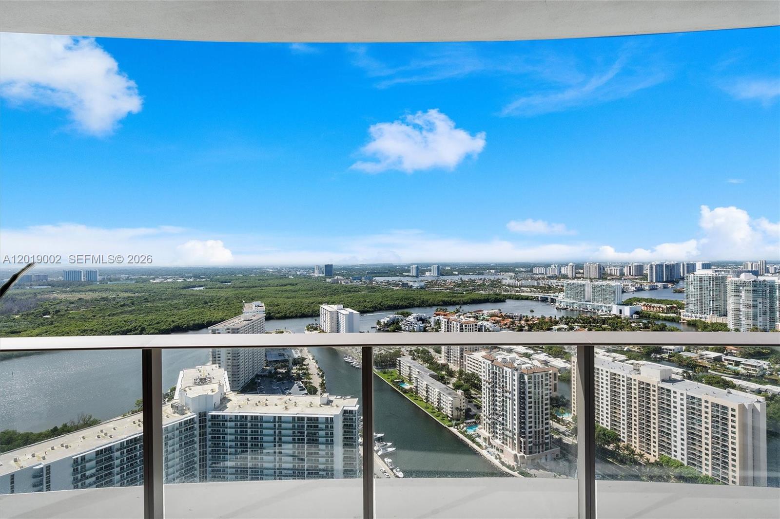 3605 4 / 6 3204 sq. ft. $ 2026-05-14 0 Photo