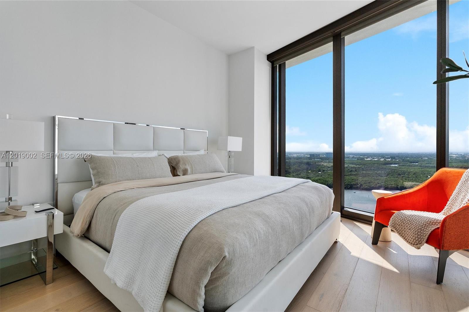 3605 4 / 6 3204 sq. ft. $ 2026-05-14 0 Photo