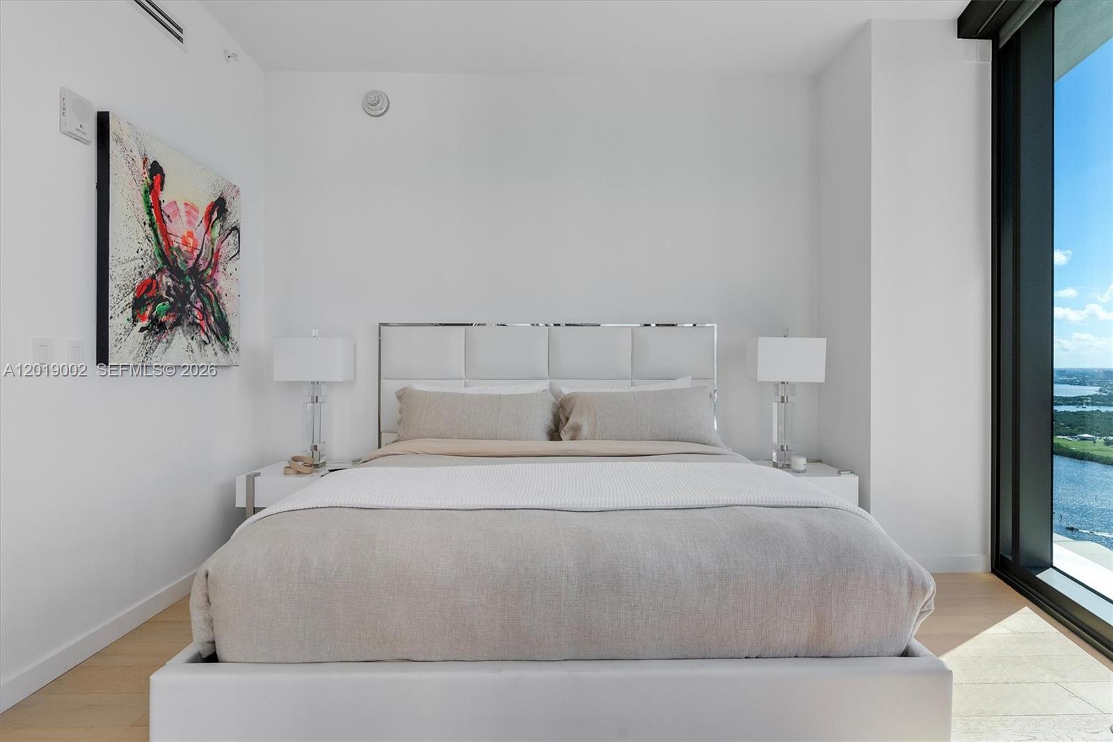 3605 4 / 6 3204 sq. ft. $ 2026-05-14 0 Photo