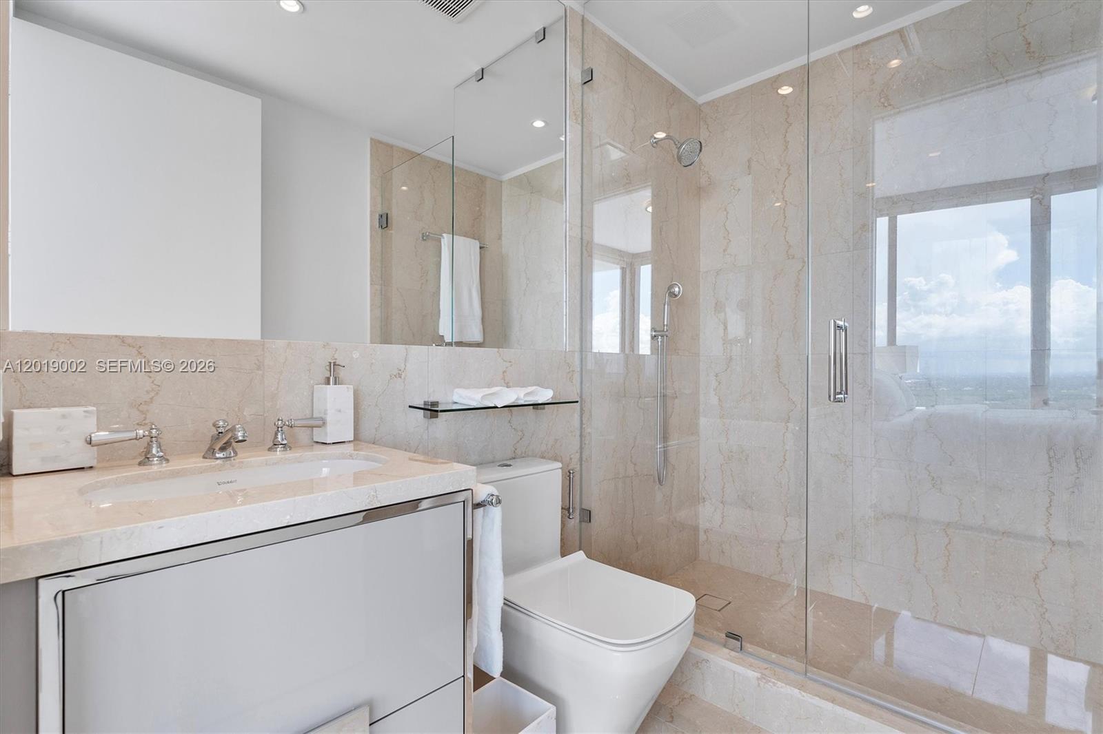 3605 4 / 6 3204 sq. ft. $ 2026-05-14 0 Photo
