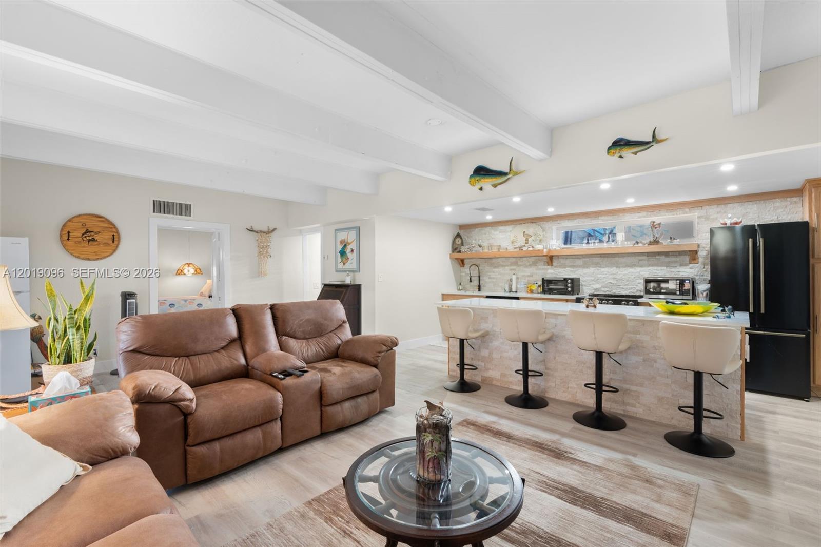 See details / 2836 sq. ft. $ 2026-05-14 0 Photo