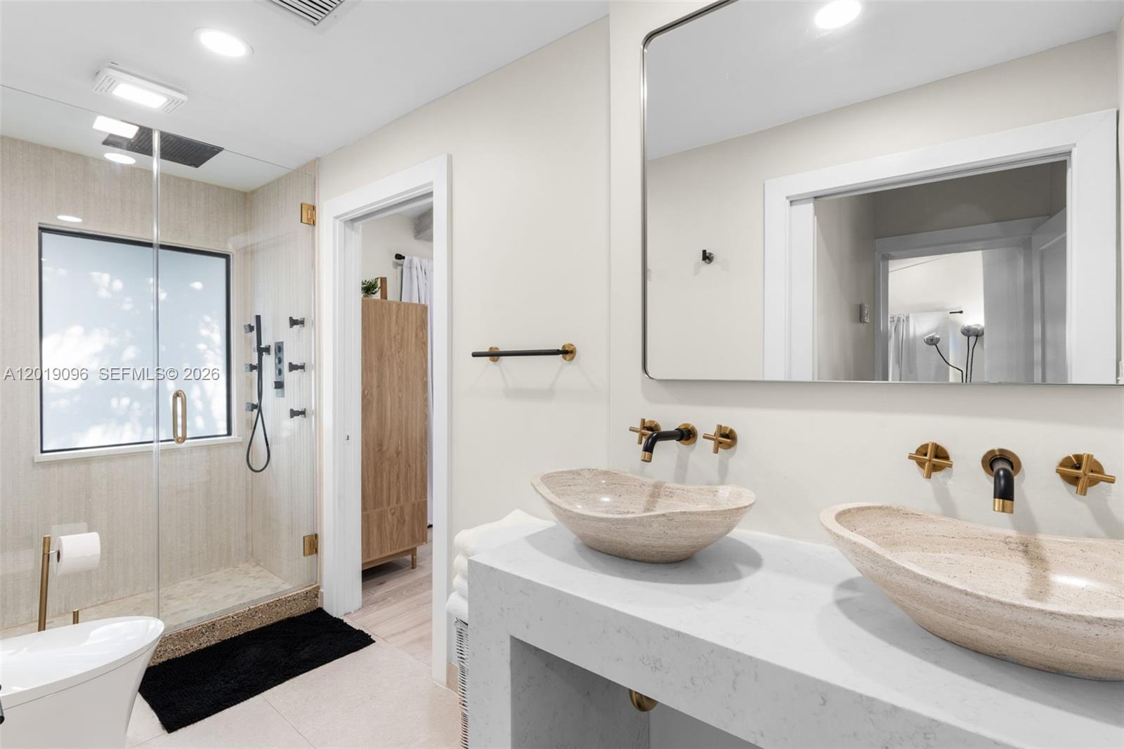 See details / 2836 sq. ft. $ 2026-05-14 0 Photo