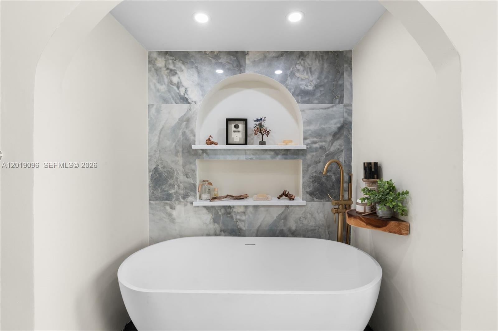 See details / 2836 sq. ft. $ 2026-05-14 0 Photo