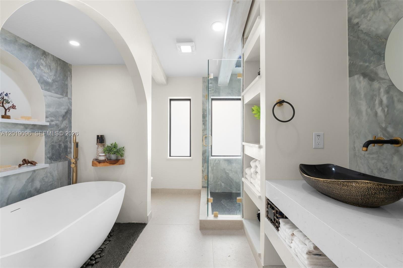 See details / 2836 sq. ft. $ 2026-05-14 0 Photo
