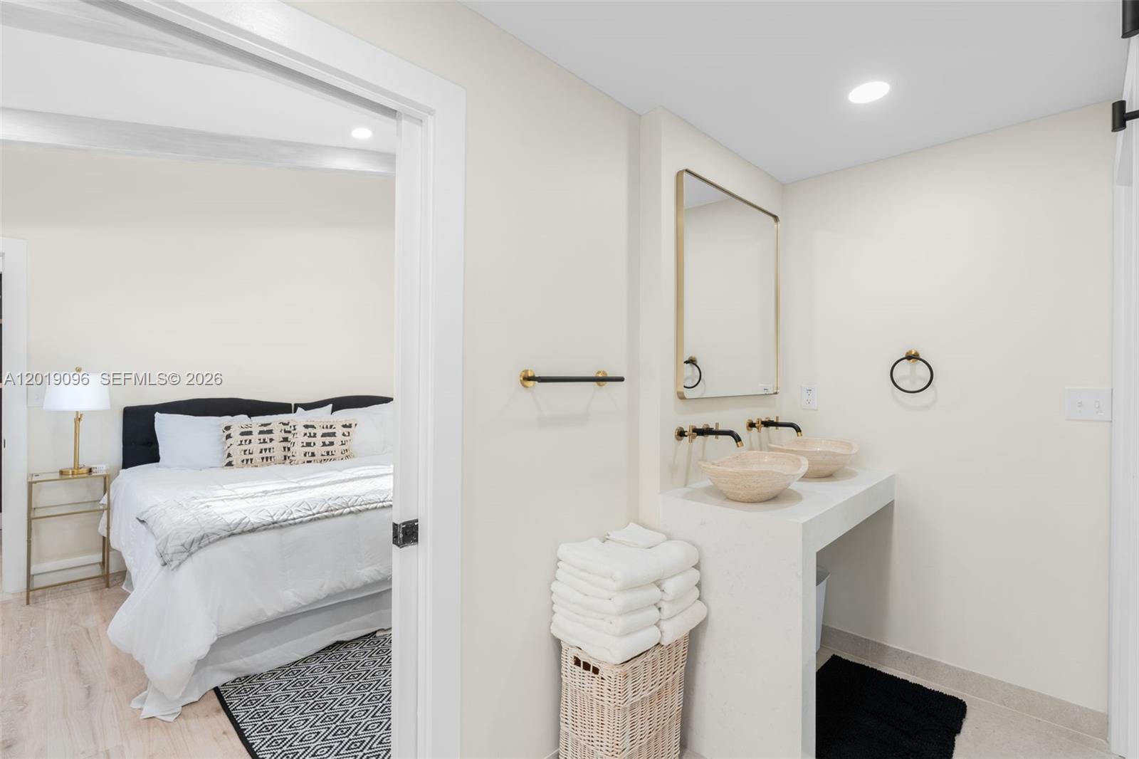 See details / 2836 sq. ft. $ 2026-05-14 0 Photo