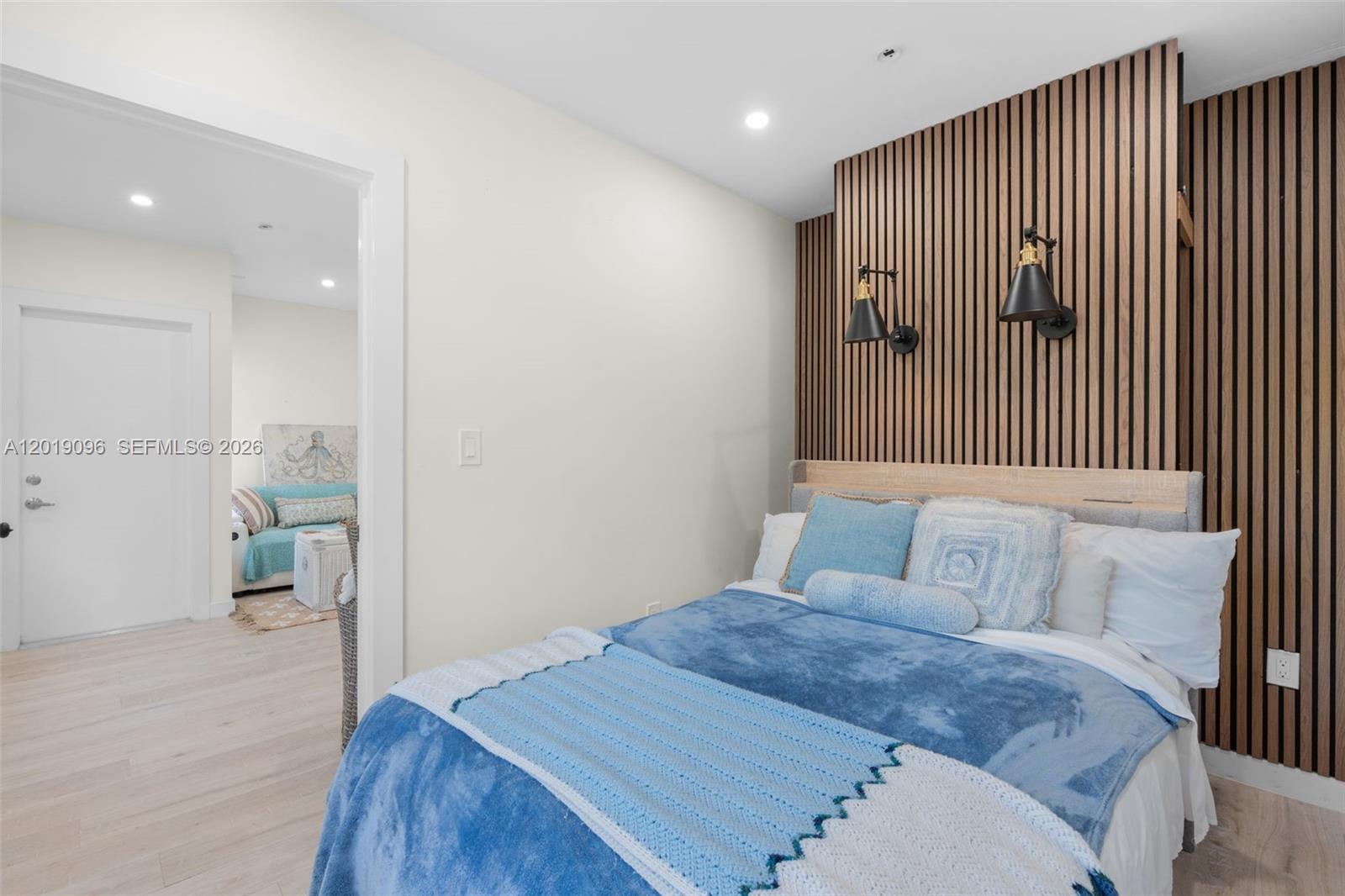 See details / 2836 sq. ft. $ 2026-05-14 0 Photo