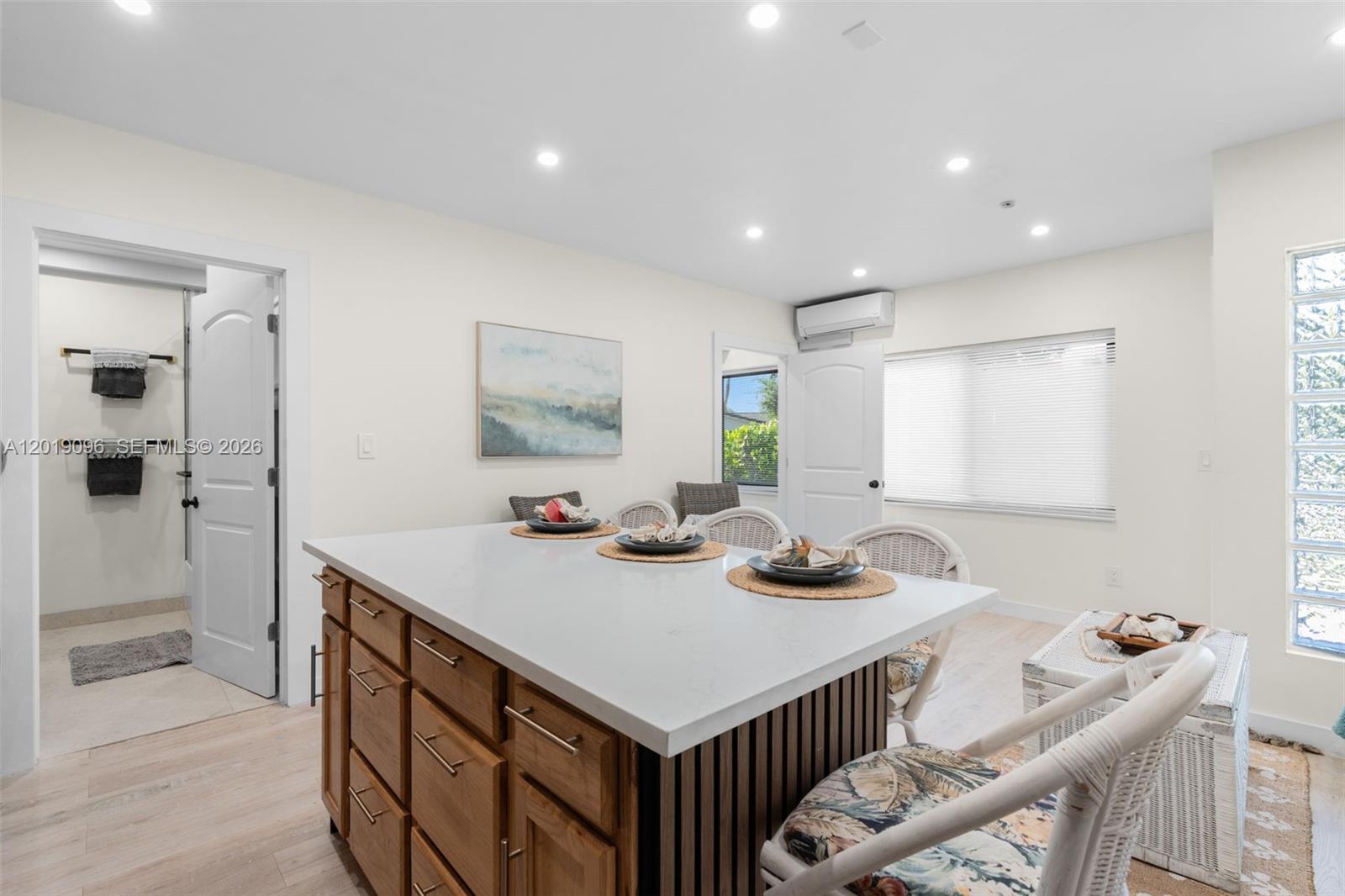 See details / 2836 sq. ft. $ 2026-05-14 0 Photo