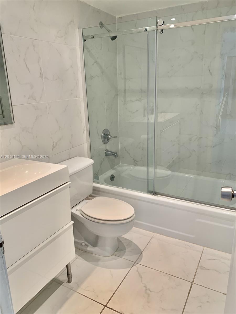 Photo of 1500 Ocean Dr  #17E, Hollywood, Florida, 33019 - 