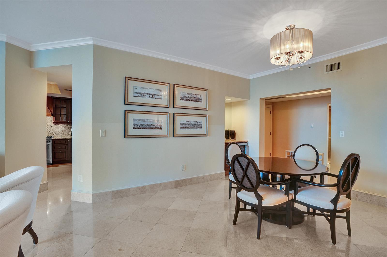 Подробнее Apt 3103 3 / 3 2031 кв.футов $ 2026-06-19 0 Фото