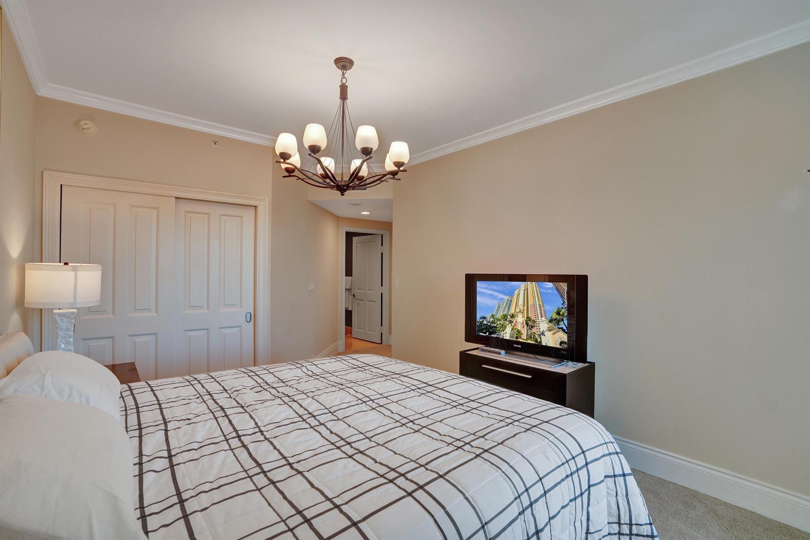 Подробнее Apt 3103 3 / 3 2031 кв.футов $ 2026-06-19 0 Фото