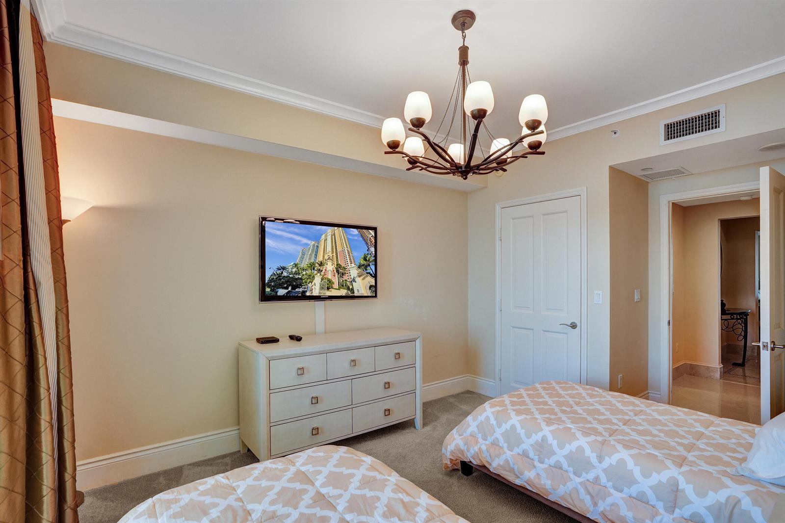 Подробнее Apt 3103 3 / 3 2031 кв.футов $ 2026-06-19 0 Фото