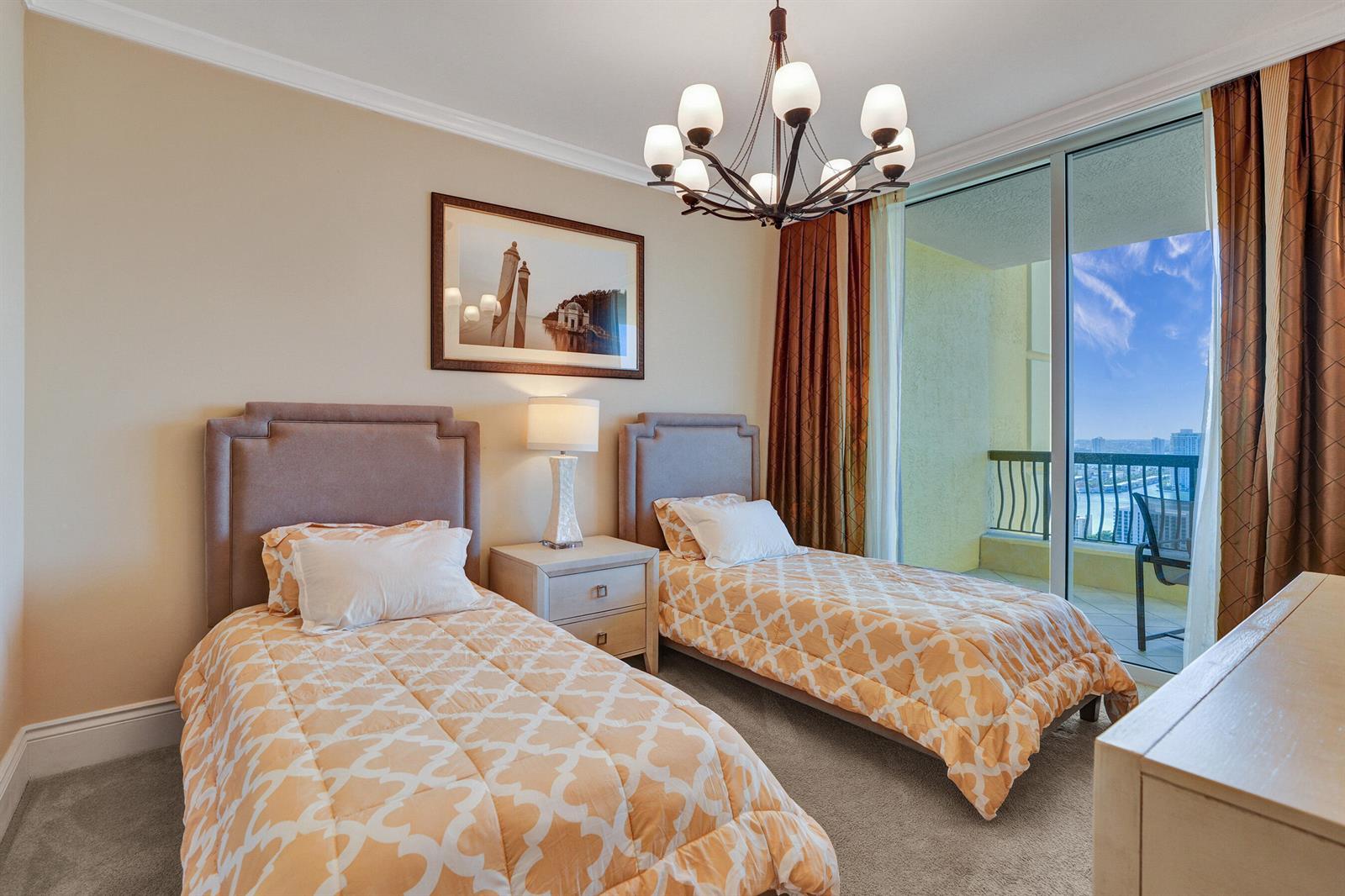 Подробнее Apt 3103 3 / 3 2031 кв.футов $ 2026-06-19 0 Фото