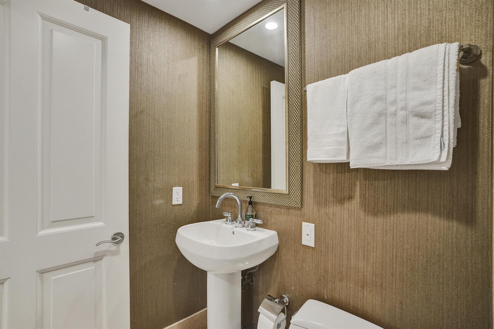 Подробнее Apt 3103 3 / 3 2031 кв.футов $ 2026-06-19 0 Фото