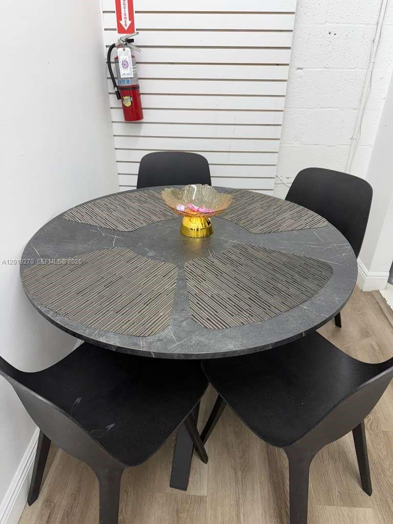   /   sq. ft. $ 2026-05-14 0 foto