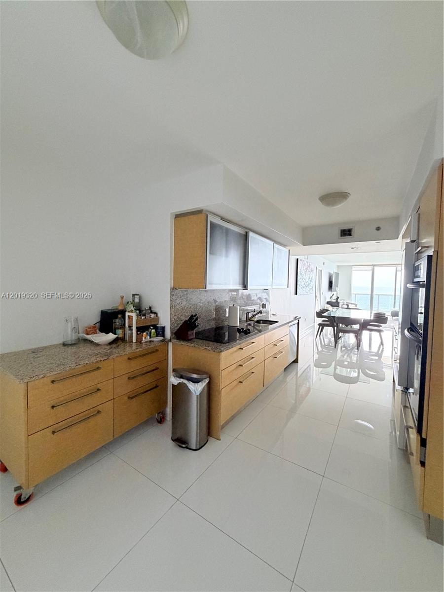 3002 3 / 3 1841 sq. ft. $ 2026-05-14 0 Photo