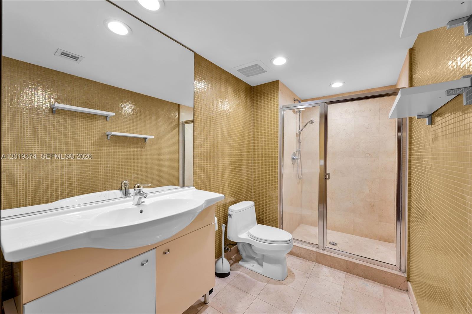 2705 1 / 1 811 sq. ft. $ 2026-05-14 0 Photo