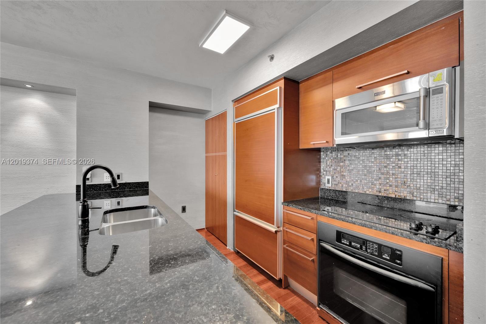 2705 1 / 1 811 sq. ft. $ 2026-05-14 0 Photo