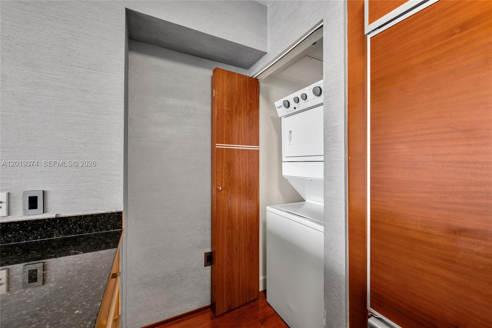 2705 1 / 1 811 sq. ft. $ 2026-05-14 0 Photo