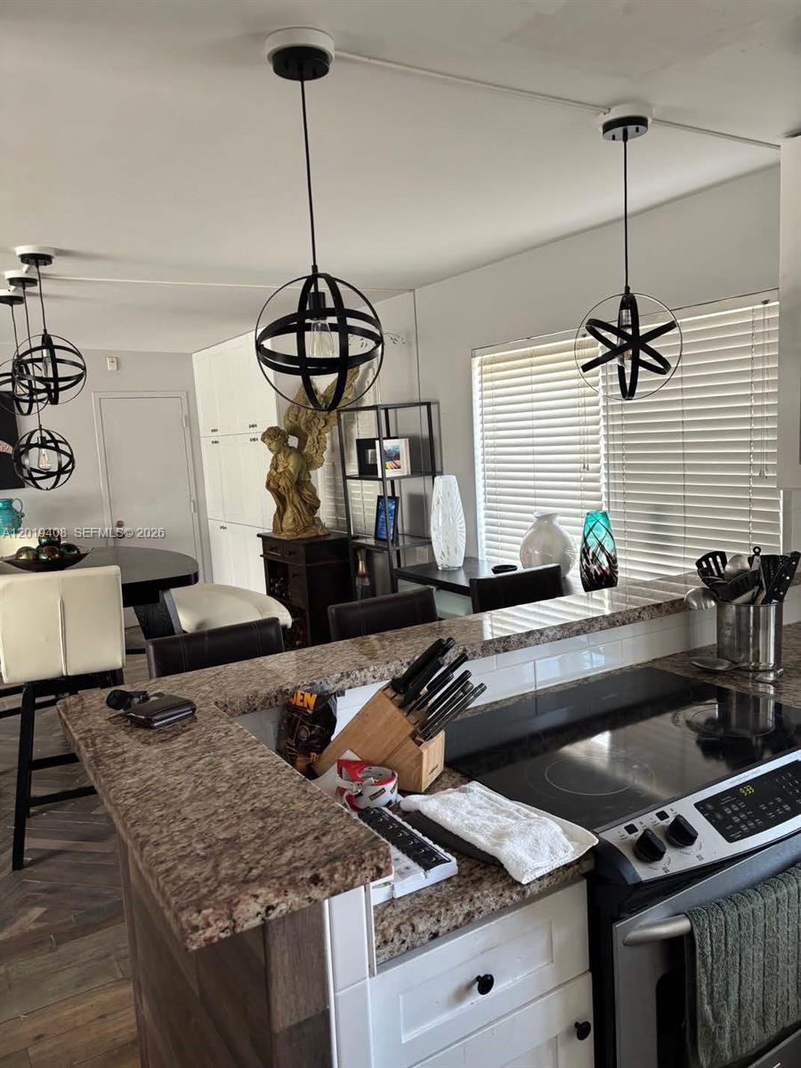 Ver detalles 301 2 / 2 1473 sq. ft. $ 2026-05-14 0 foto