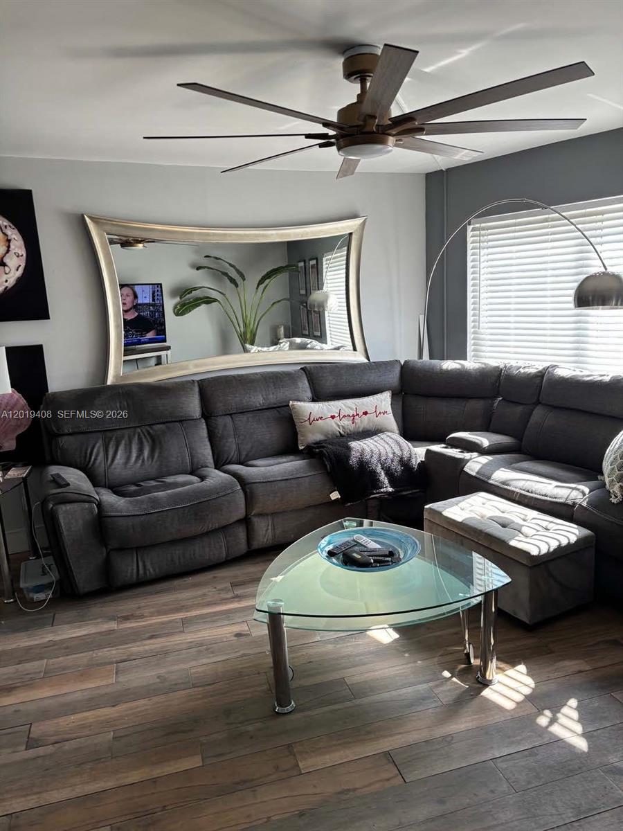 Ver detalles 301 2 / 2 1473 sq. ft. $ 2026-05-14 0 foto
