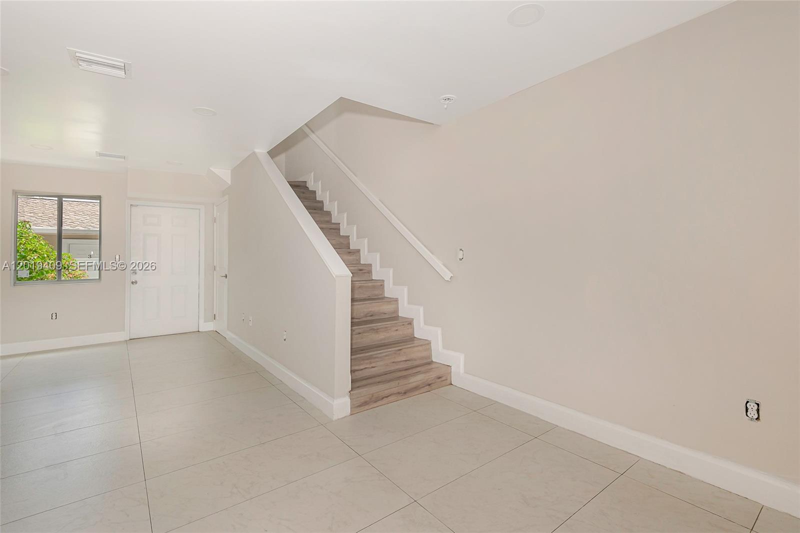   /  1032 sq. ft. $ 2026-05-19 0 Photo