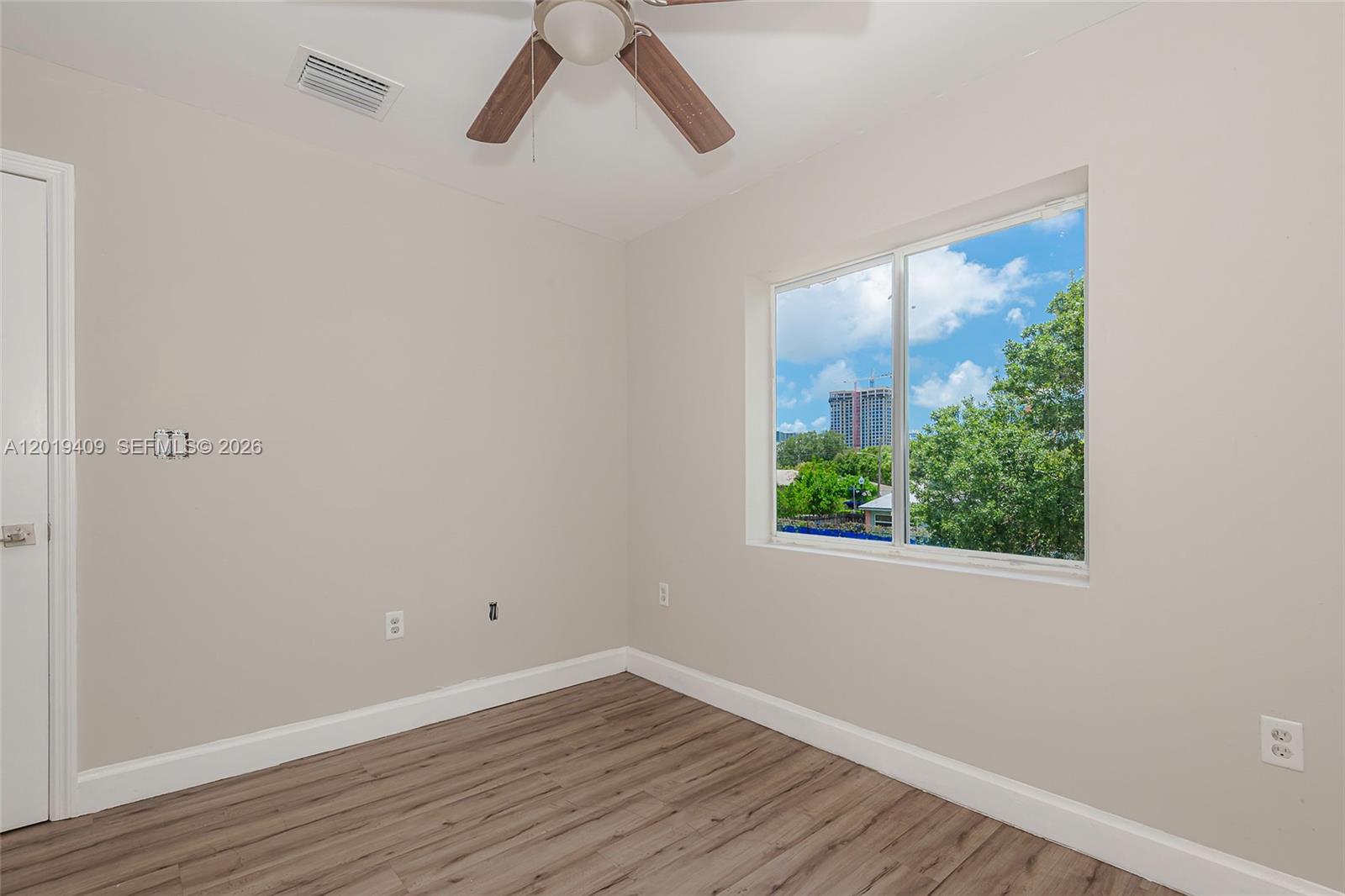   /  1032 sq. ft. $ 2026-05-19 0 Photo