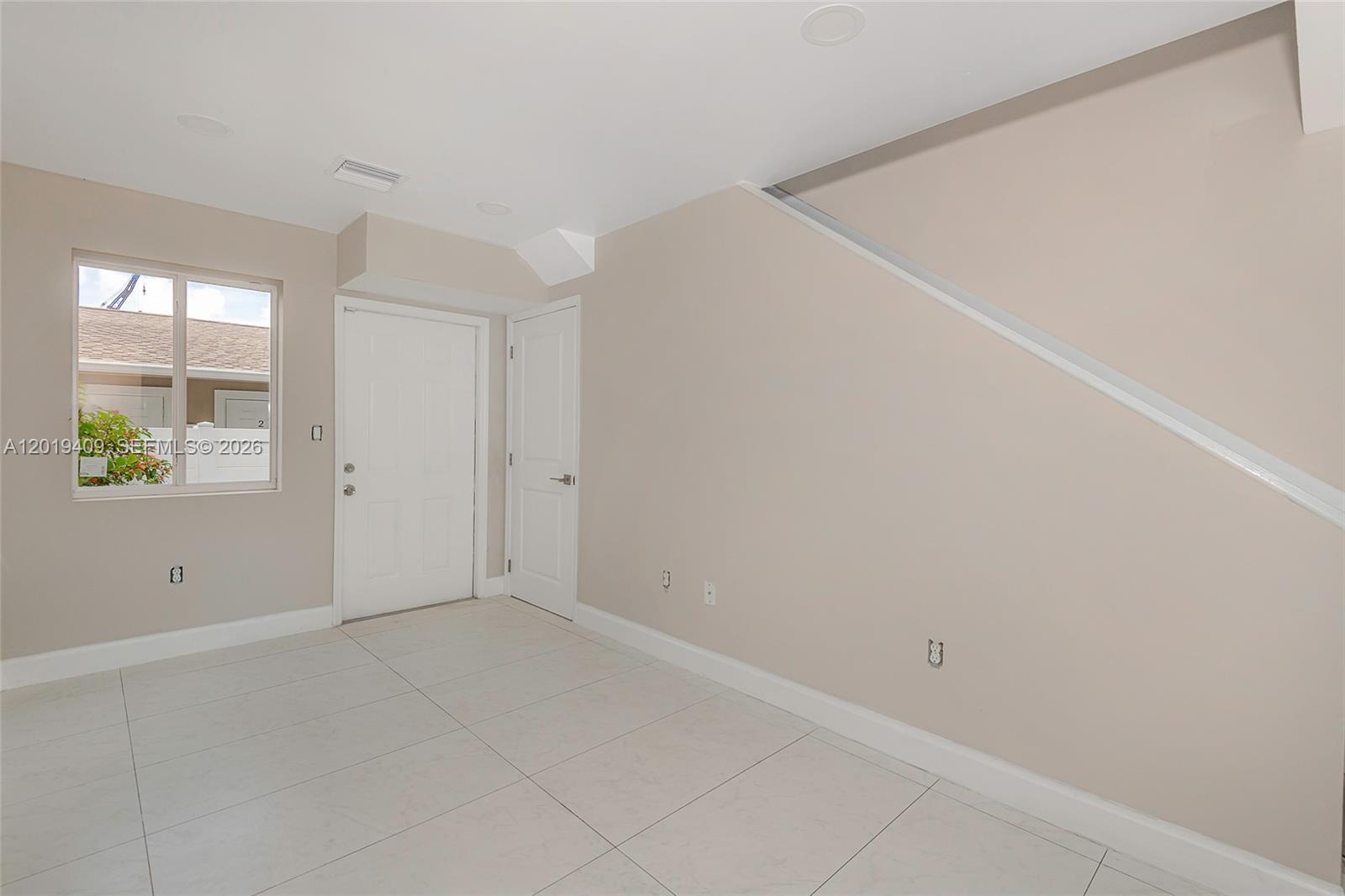   /  1032 sq. ft. $ 2026-05-19 0 Photo