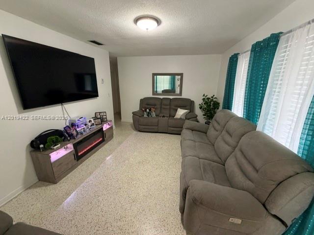   /  2040 sq. ft. $ 2026-05-14 0 Photo