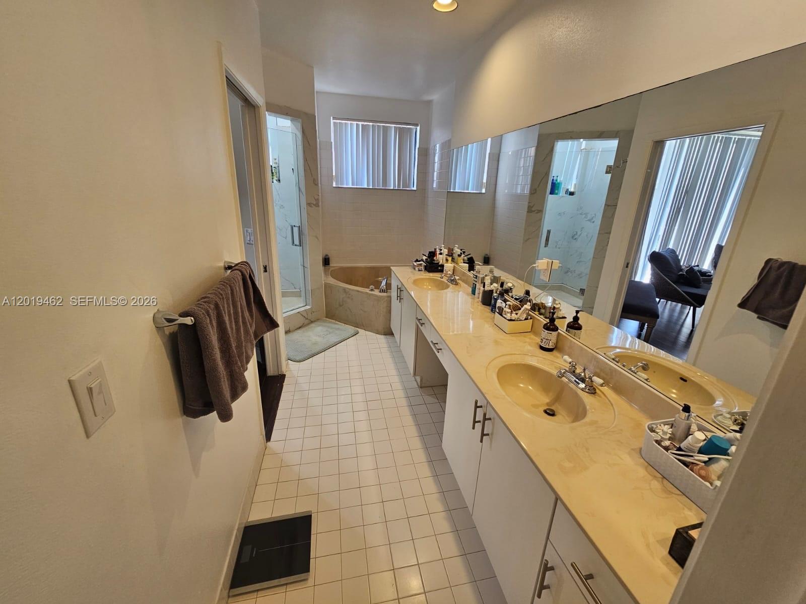 Photo of 21394 Marina Cove Cir (21394), Aventura, Florida, 33180 - Master