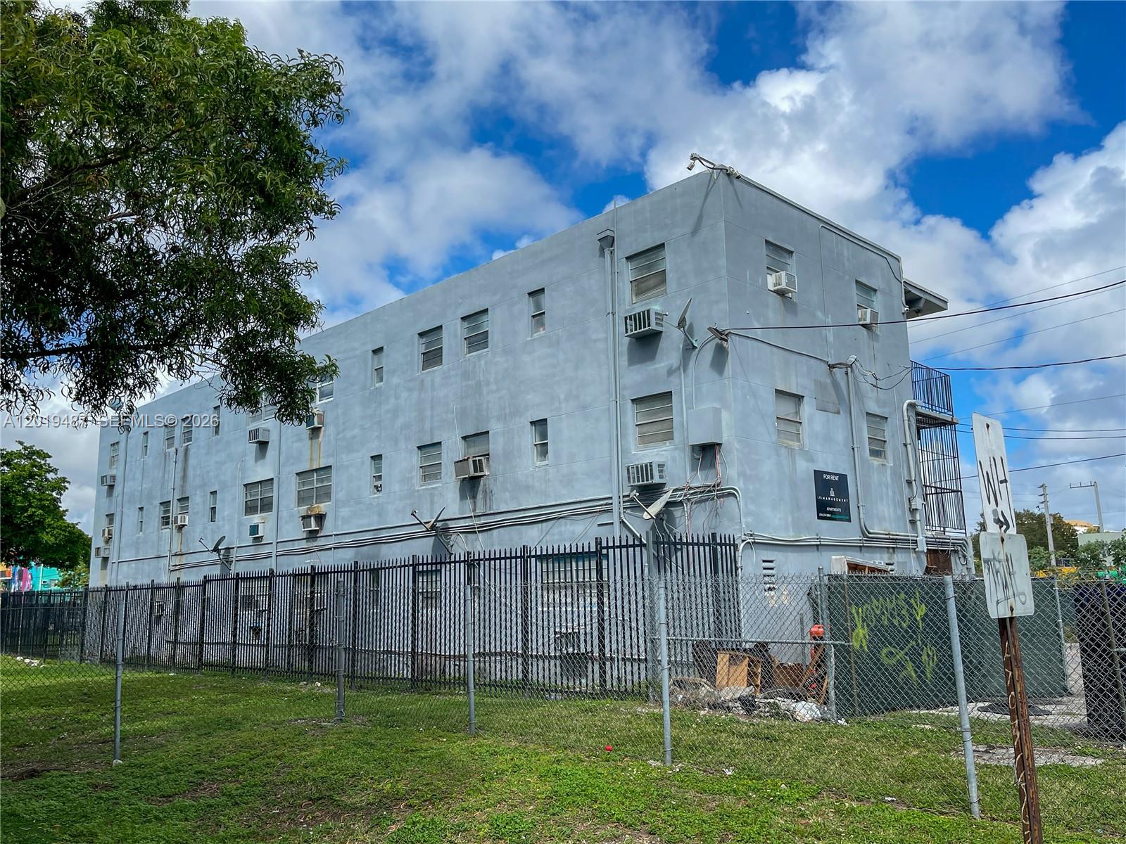See details / 6234 sq. ft. $ 2026-05-14 0 Photo