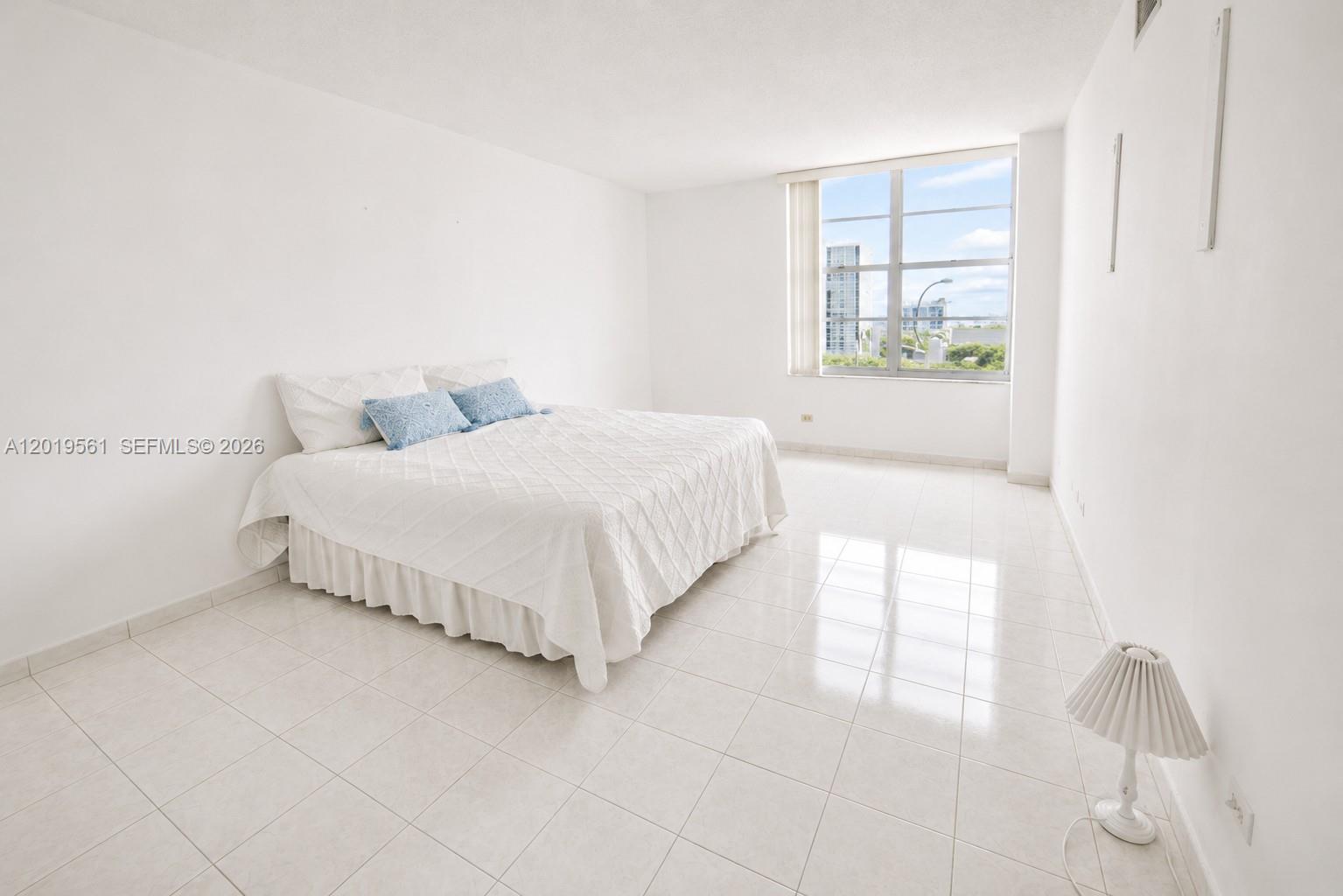 See details 1916 2 / 2 1276 sq. ft. $ 2026-05-15 0 Photo