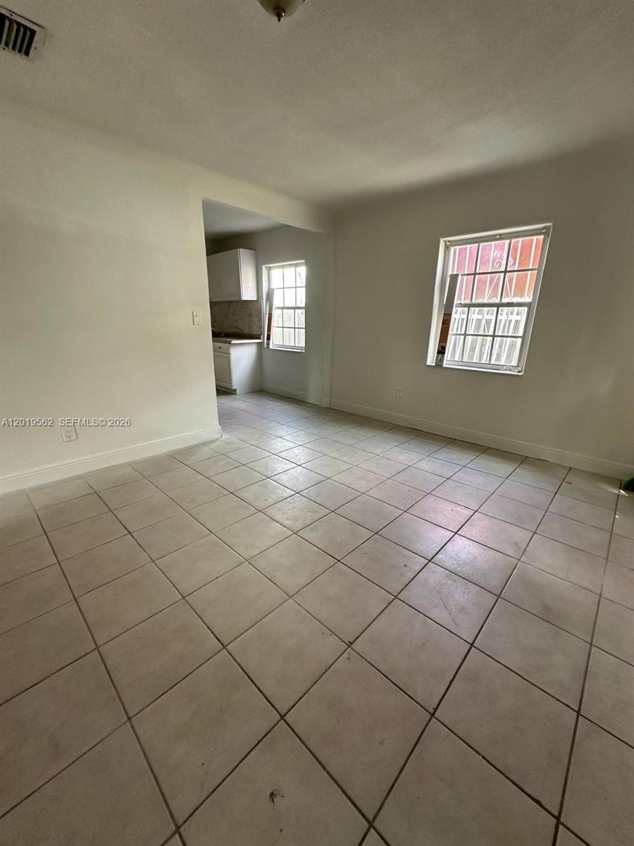   /  1052 sq. ft. $ 2026-06-01 0 Photo