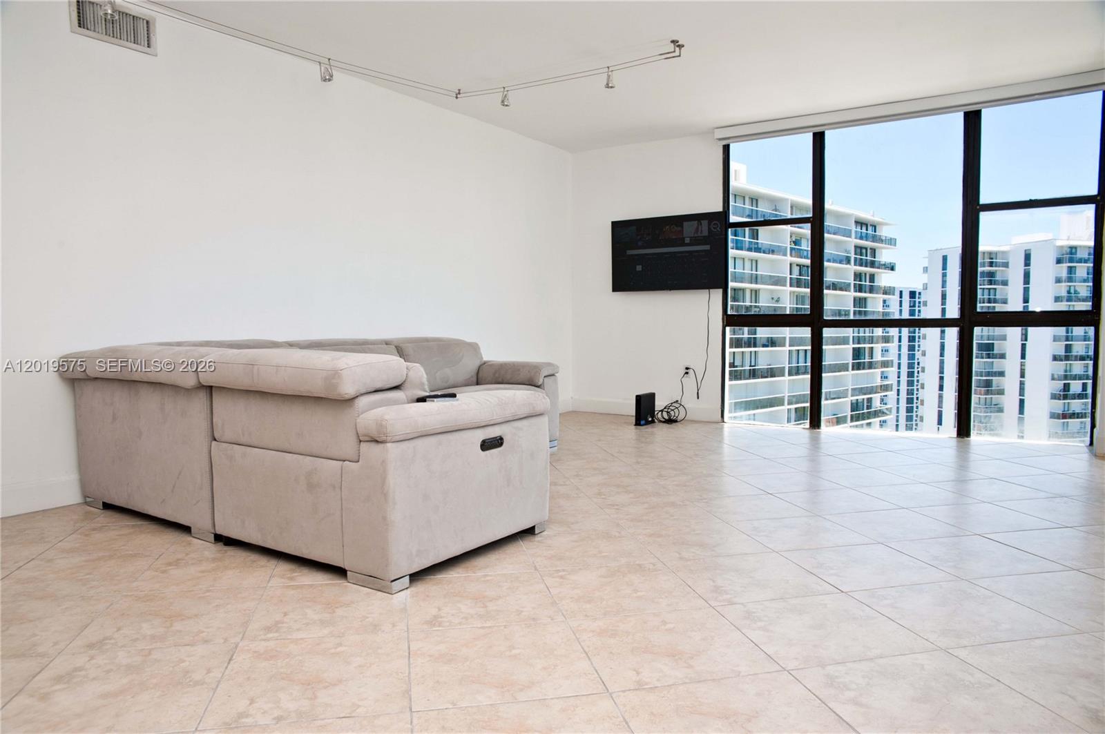 Photo of 3675 Country Club Dr #1903, Aventura, Florida, 33180 -