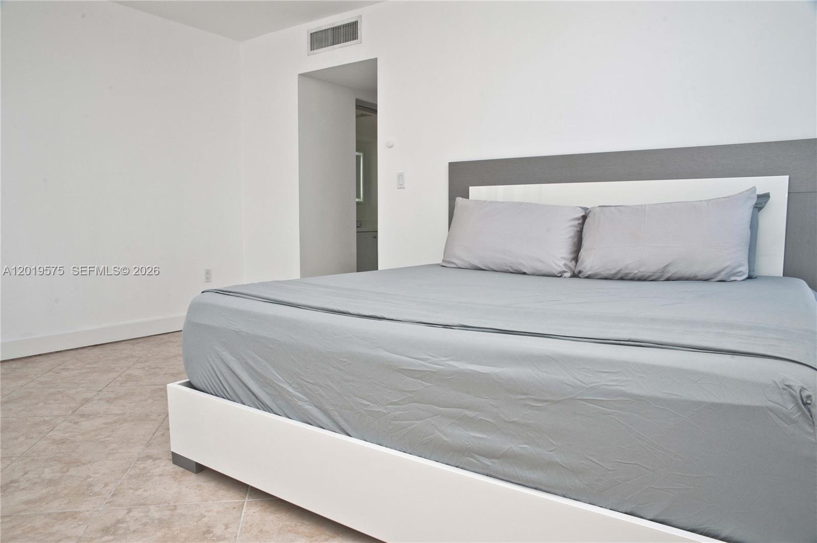 Photo of 3675 Country Club Dr #1903, Aventura, Florida, 33180 -