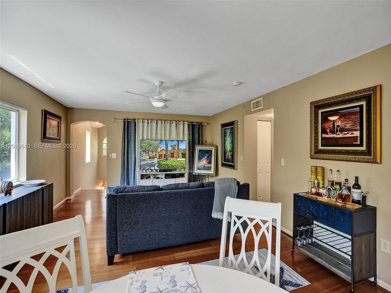 Ver detalles 206 2 / 2 1147 sq. ft. $ 2026-05-15 0 foto
