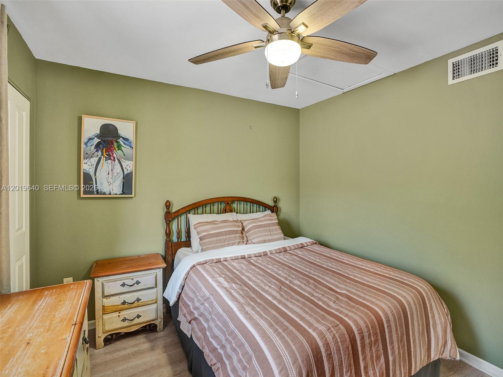 Ver detalles 206 2 / 2 1147 sq. ft. $ 2026-05-15 0 foto