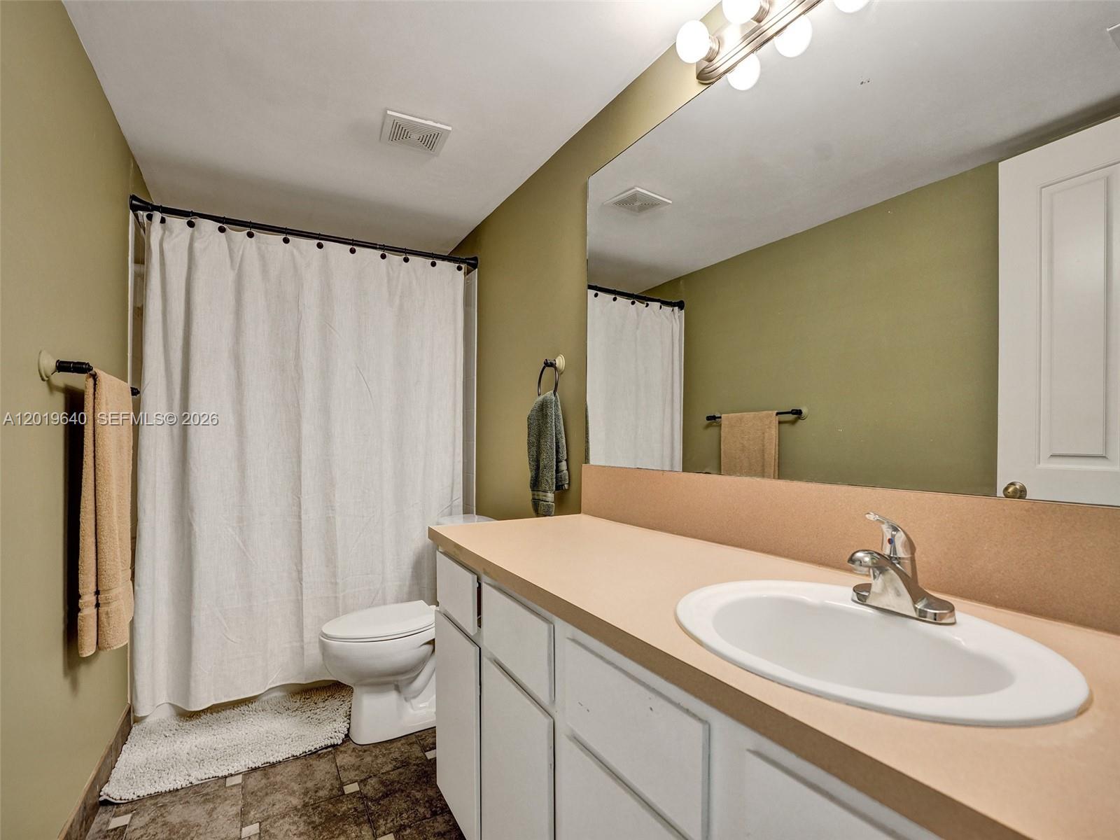Ver detalles 206 2 / 2 1147 sq. ft. $ 2026-05-15 0 foto