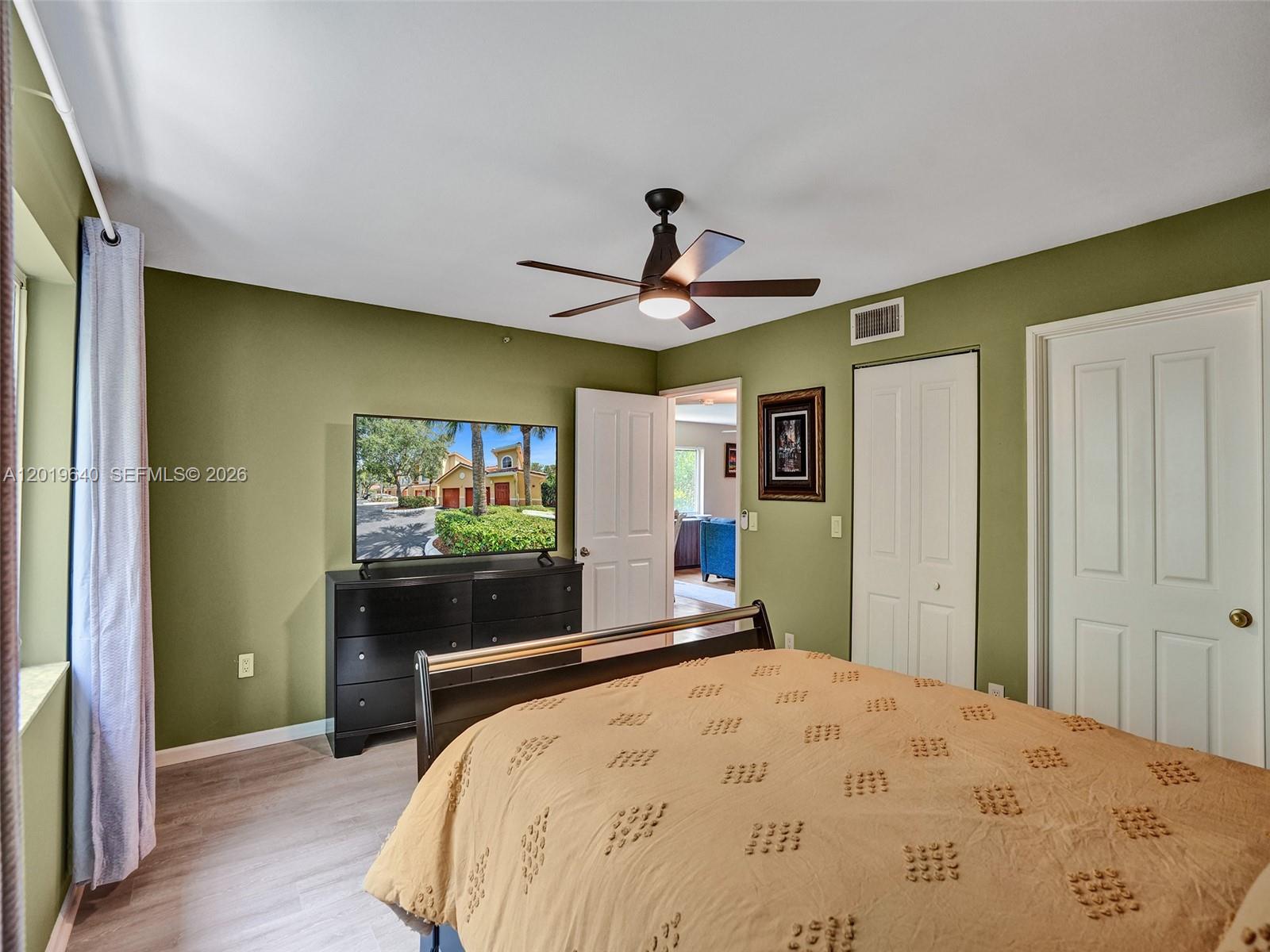 Ver detalles 206 2 / 2 1147 sq. ft. $ 2026-05-15 0 foto