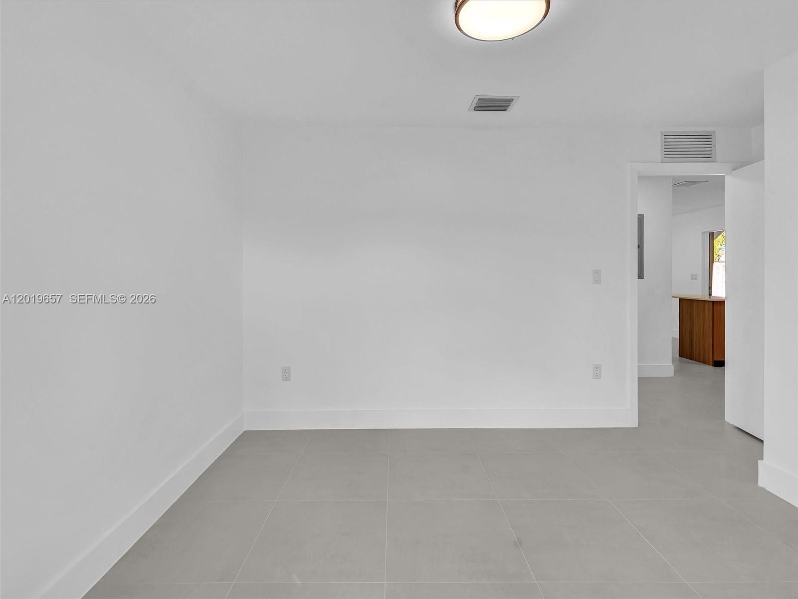 See details / 2032 sq. ft. $ 2026-05-15 0 Photo