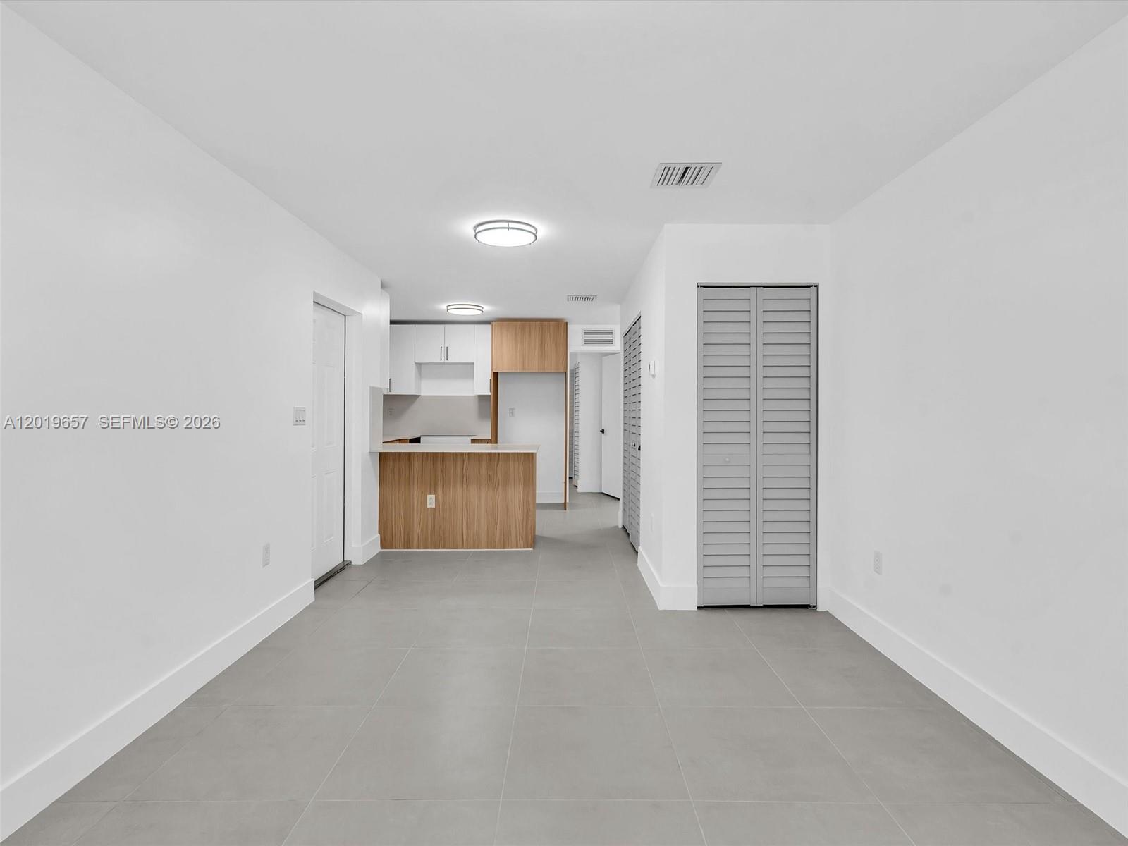 See details / 2032 sq. ft. $ 2026-05-15 0 Photo