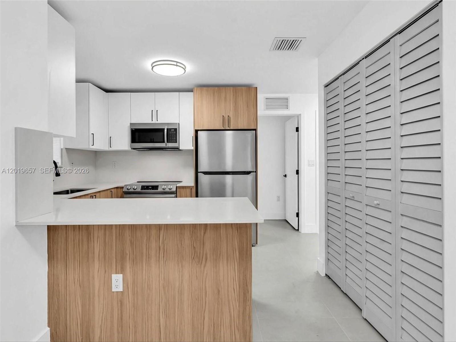 See details / 2032 sq. ft. $ 2026-05-15 0 Photo