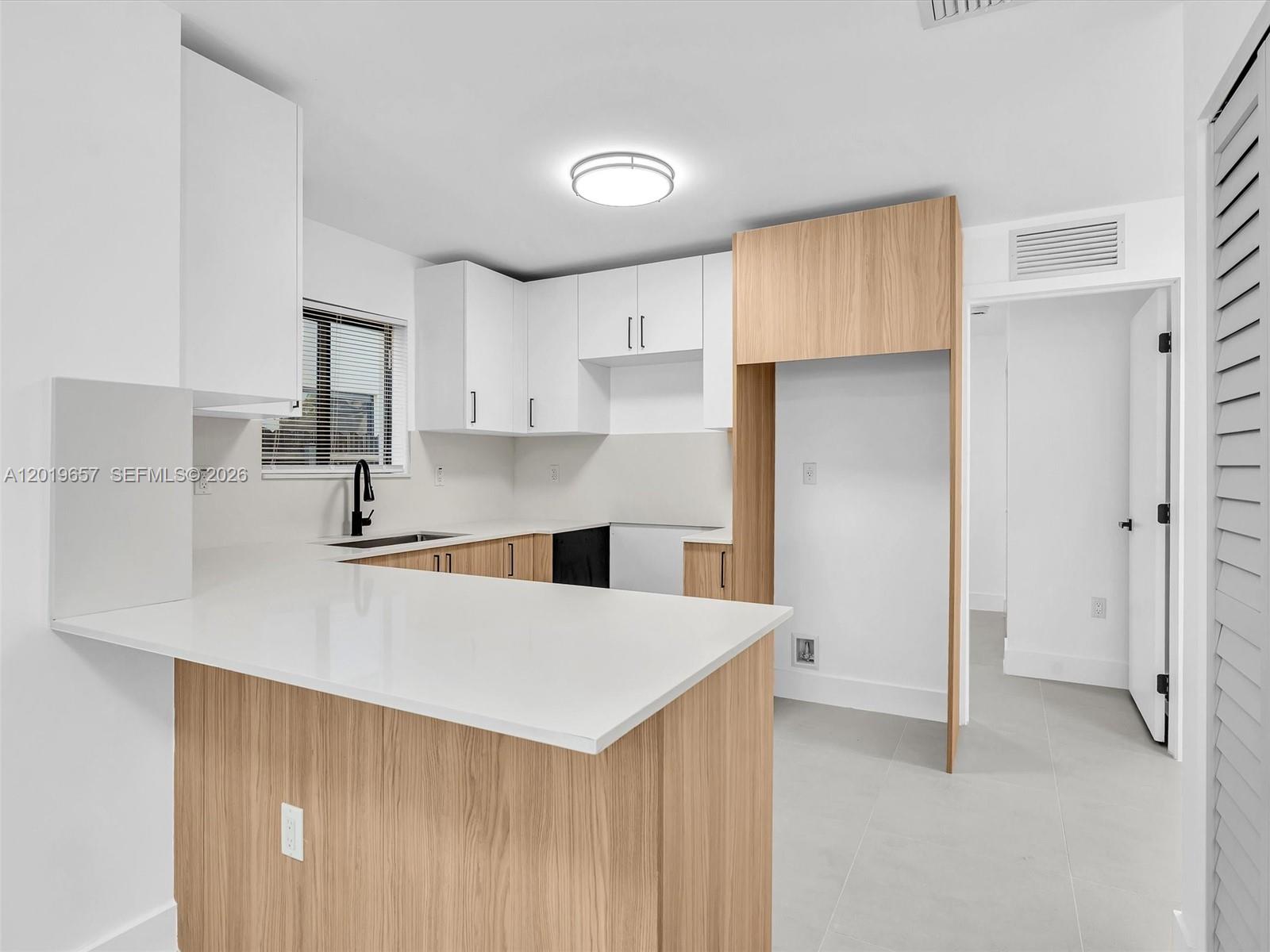 See details / 2032 sq. ft. $ 2026-05-15 0 Photo