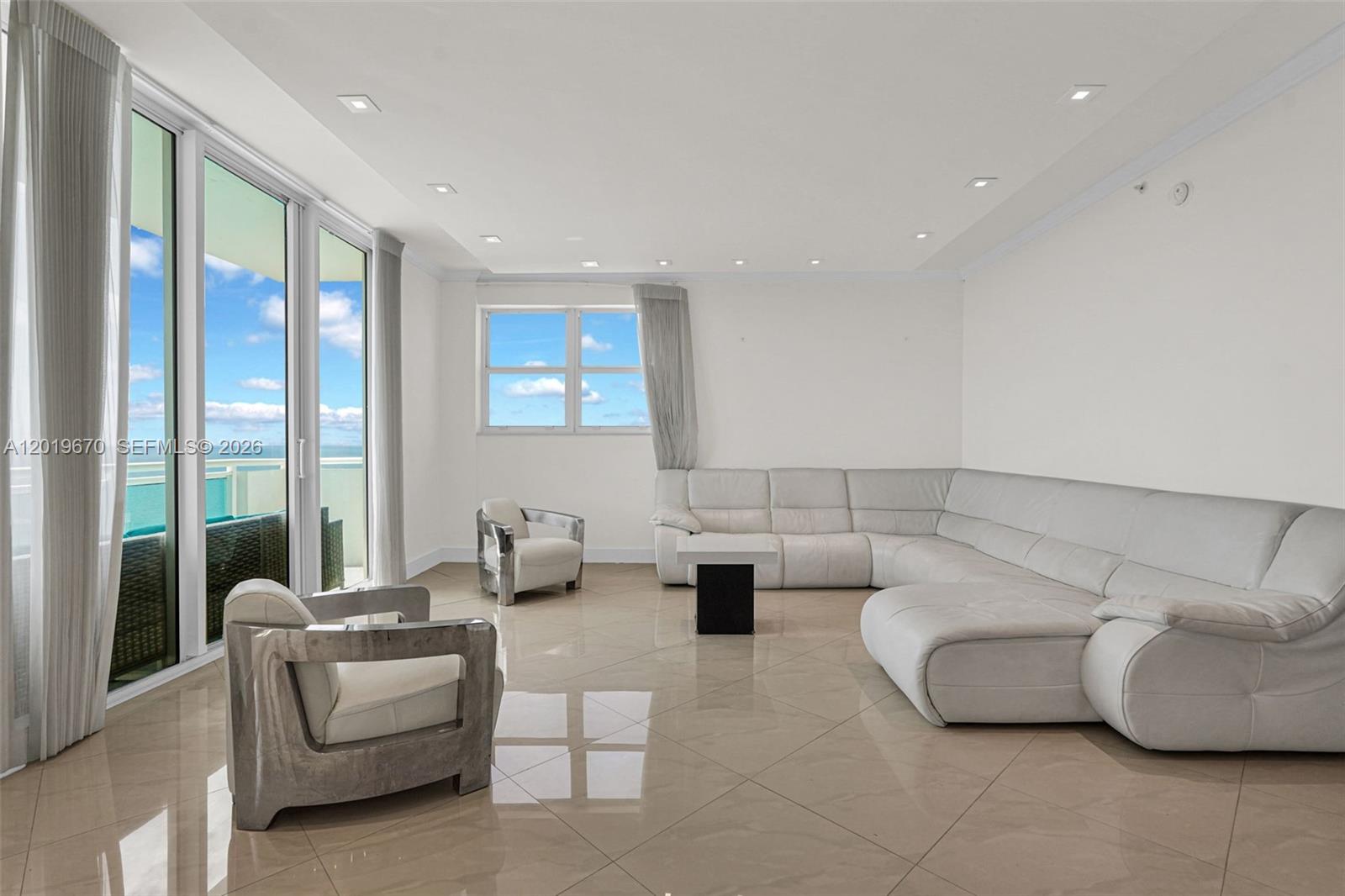 Photo of 3001 Ocean Dr  #1611, Hollywood, Florida, 33019 - 